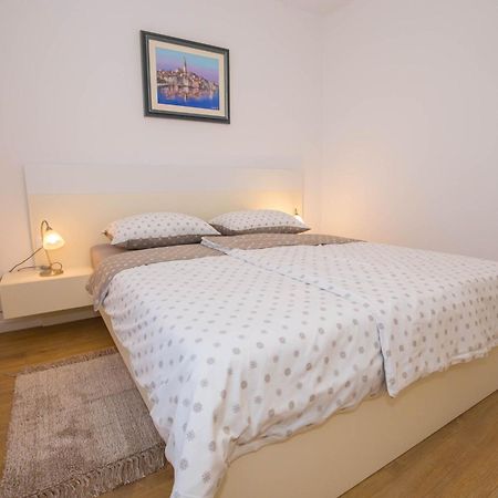 Apartments Marija Funtana Exterior photo